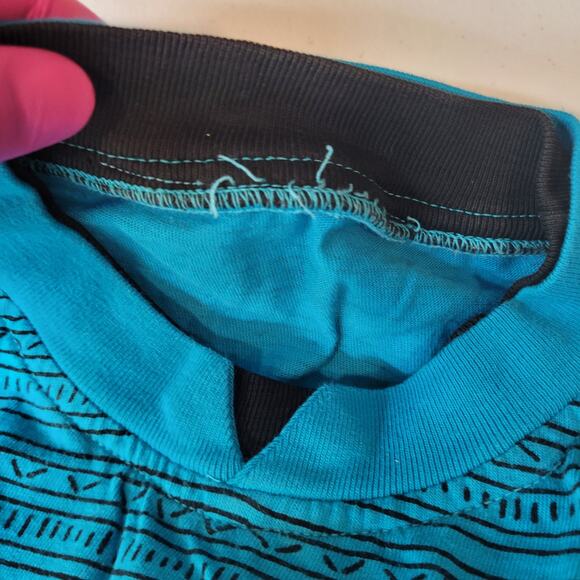 VTG 90s Boxy Fit Pocket Tee T-Shirt Mens L V-Notch Aztec Print Teal - Picture 6 of 6